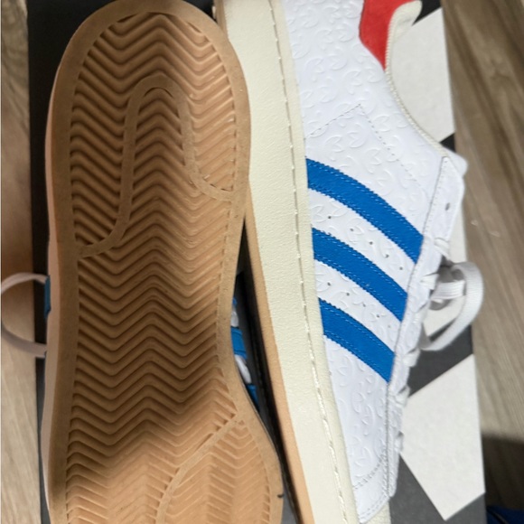 Adidas Superstar Shoes - Picture 4 of 4